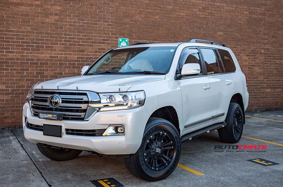 TOYOTA LANDCRUSIER MONSTER XD MATTE BLACK